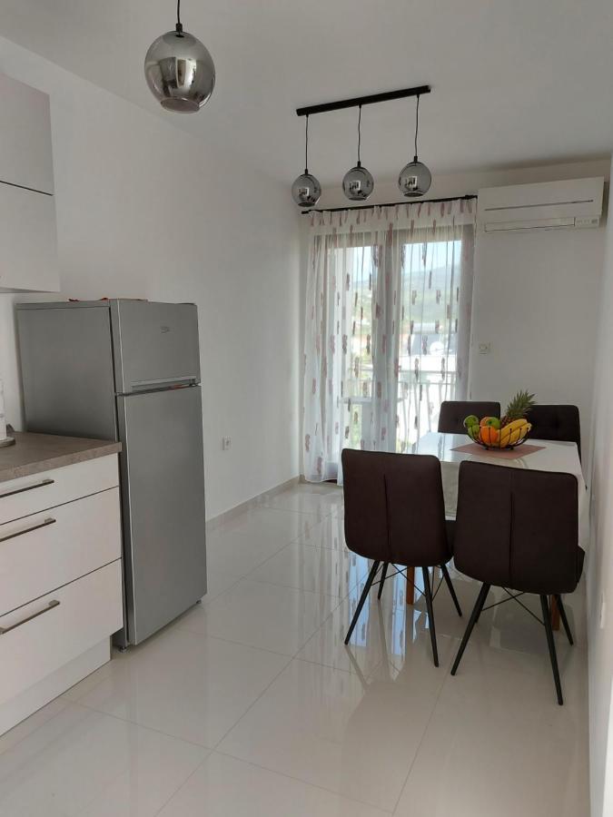Apartmani I & J Seric เซเกต วรันยีชา ภายนอก รูปภาพ