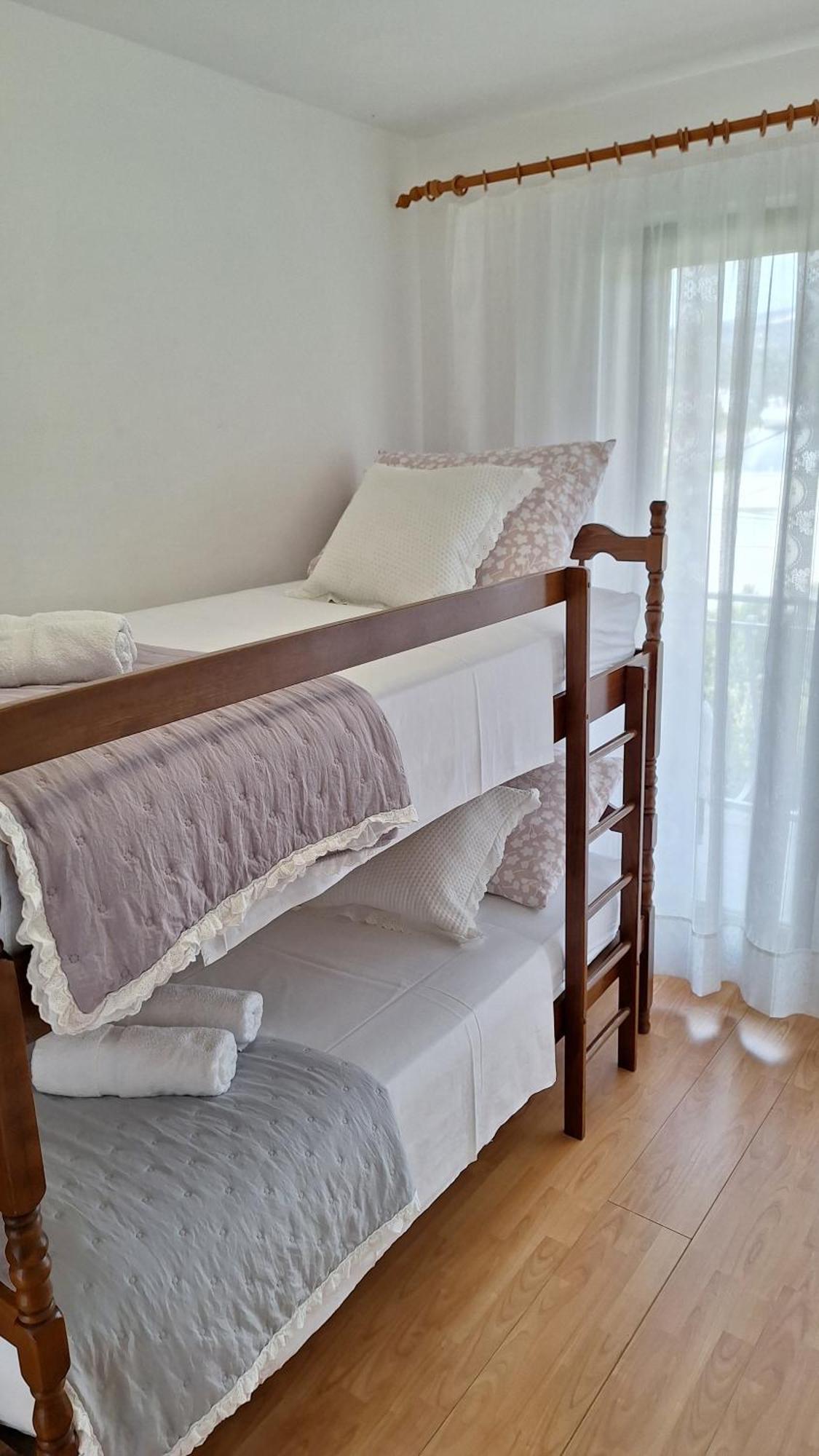 Apartmani I & J Seric เซเกต วรันยีชา ภายนอก รูปภาพ