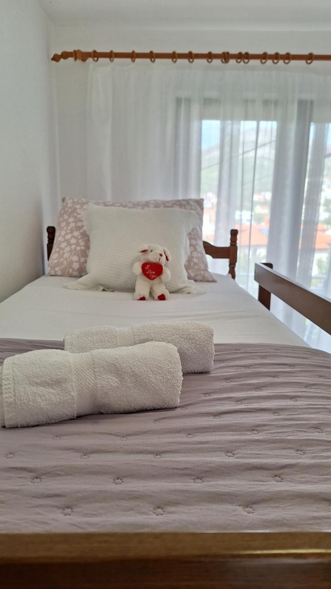 Apartmani I & J Seric เซเกต วรันยีชา ภายนอก รูปภาพ