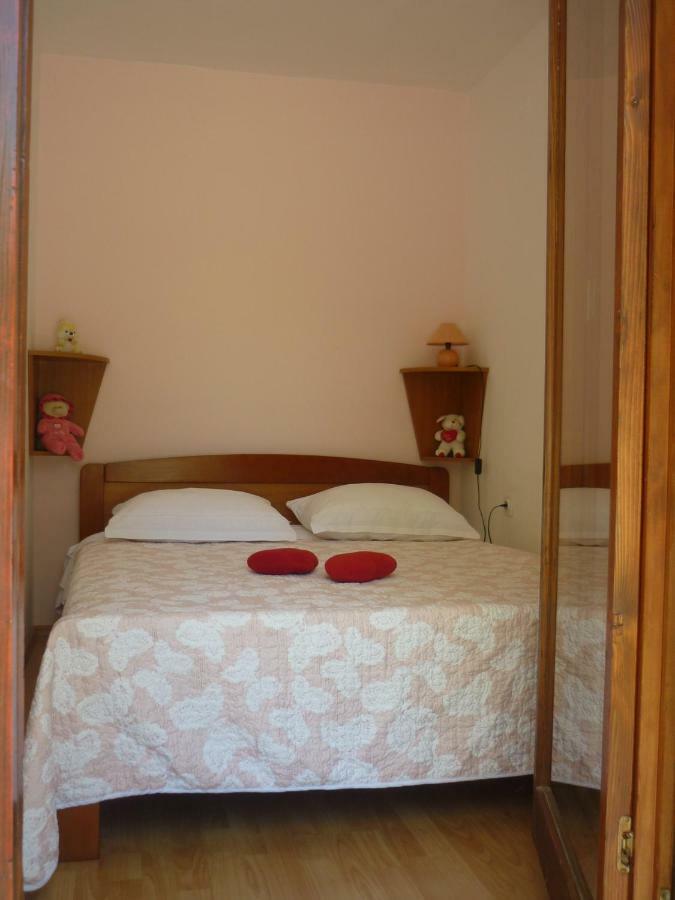 Apartmani I & J Seric เซเกต วรันยีชา ภายนอก รูปภาพ