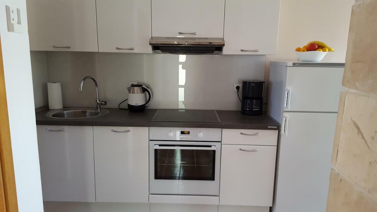 Apartmani I & J Seric เซเกต วรันยีชา ภายนอก รูปภาพ